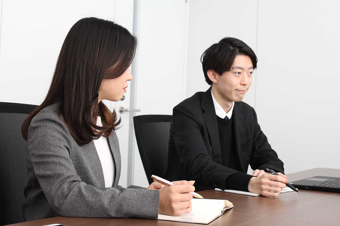 お互いにサポートしながら業務を進めています!
